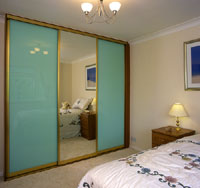 Green and mirror sliding doors