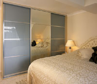 Grey and mirror panelled sliding doors