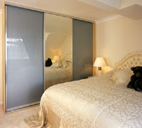 Grey amd mirror sliding doors